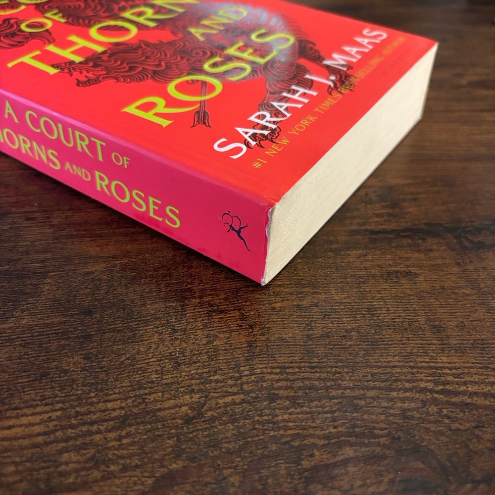 A Court of Thorns and Roses - Picture 3 of 4